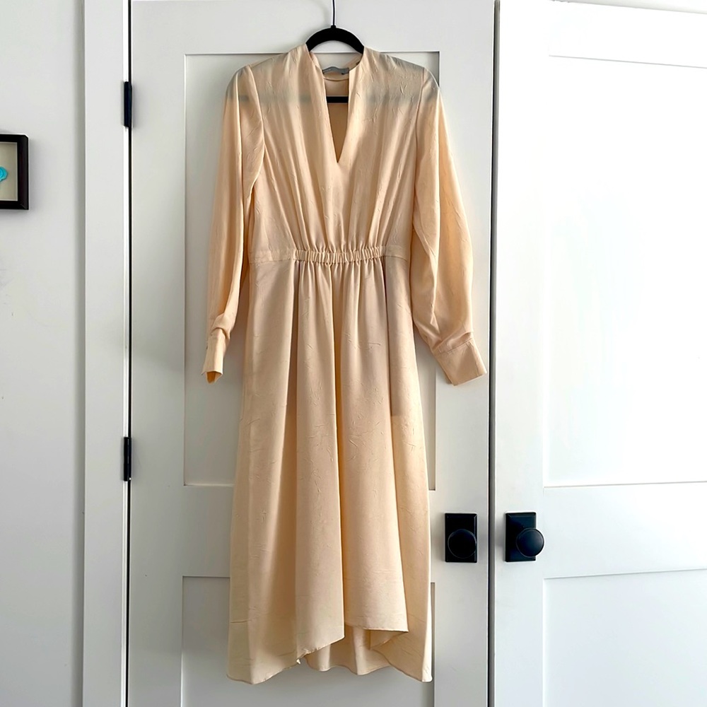 NWT Gorgeous Vince Dress! Creamy/Peachy color. Sz Small